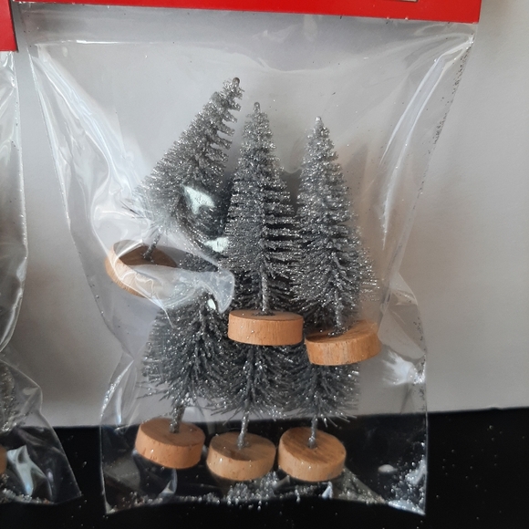 Bottlebrush Trees Christmas House Seasonal Collection Lot of 2 Silver Home Decor - Picture 3 of 7